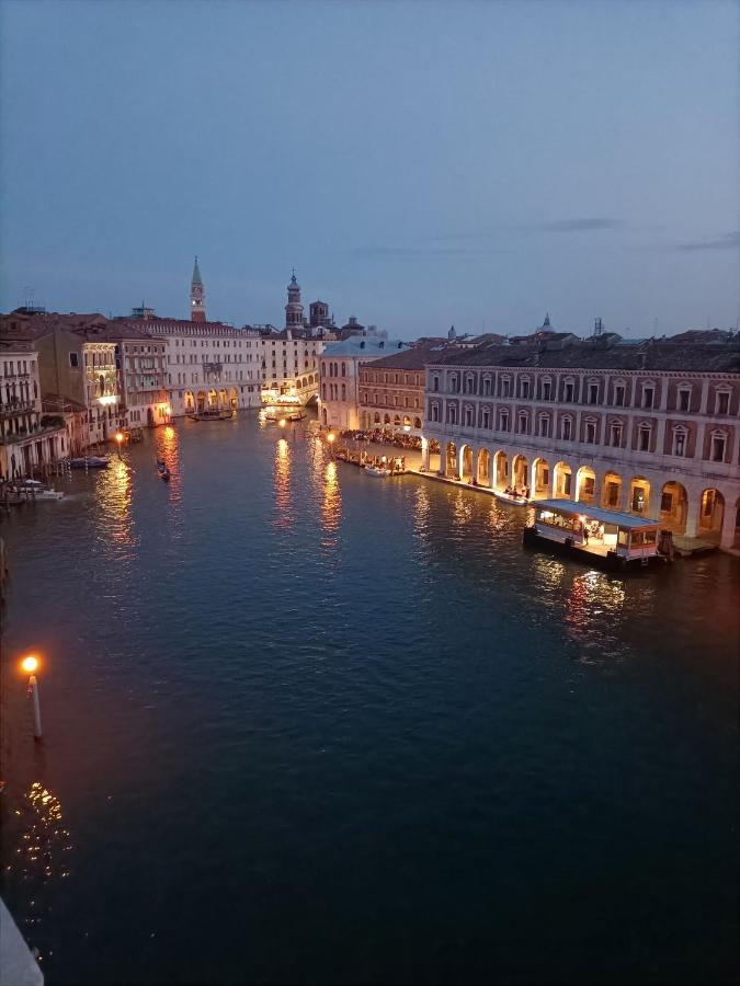 Hotel Ai Santi Apostoli 3*