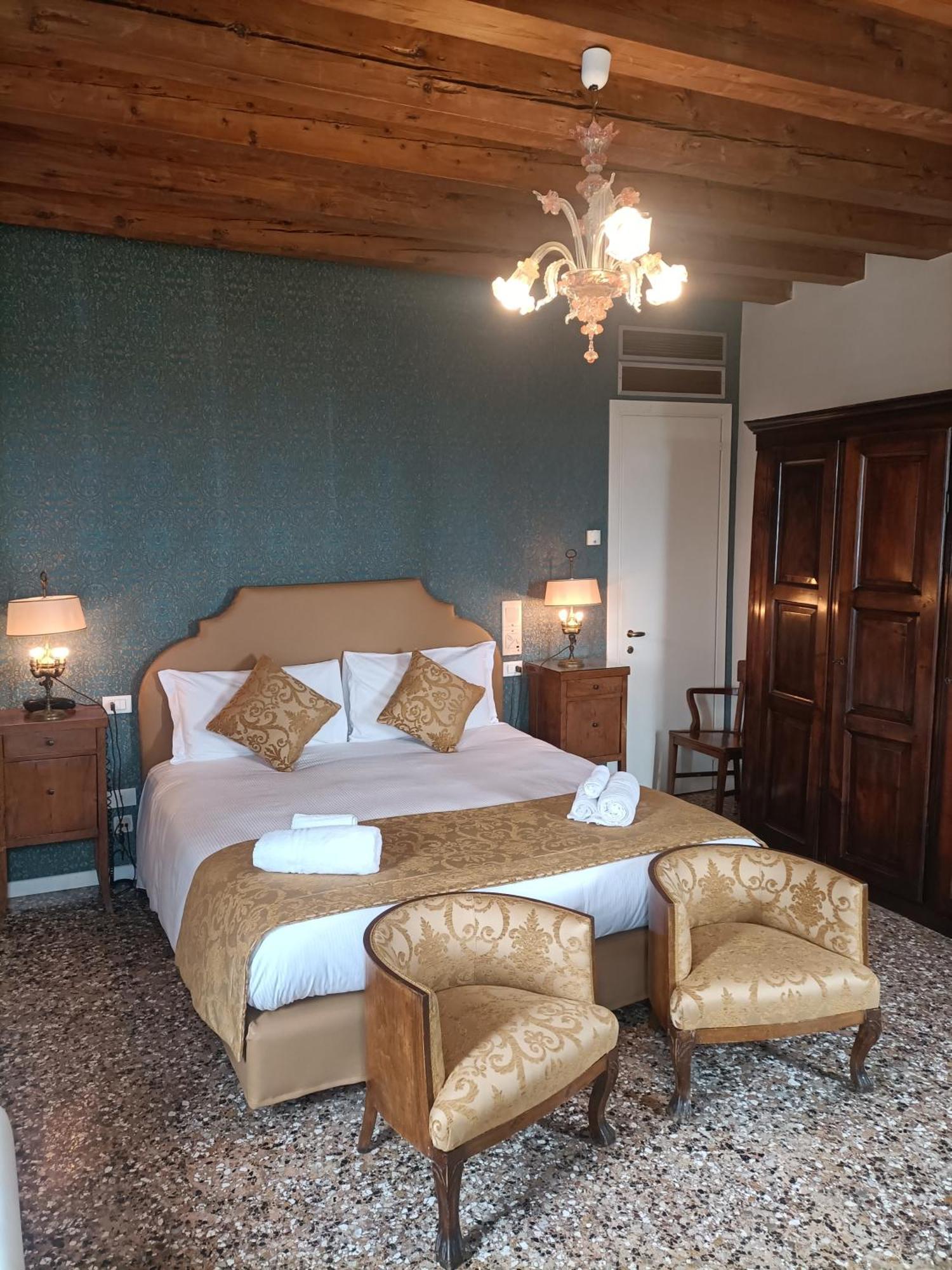 Hotel Ai Santi Apostoli