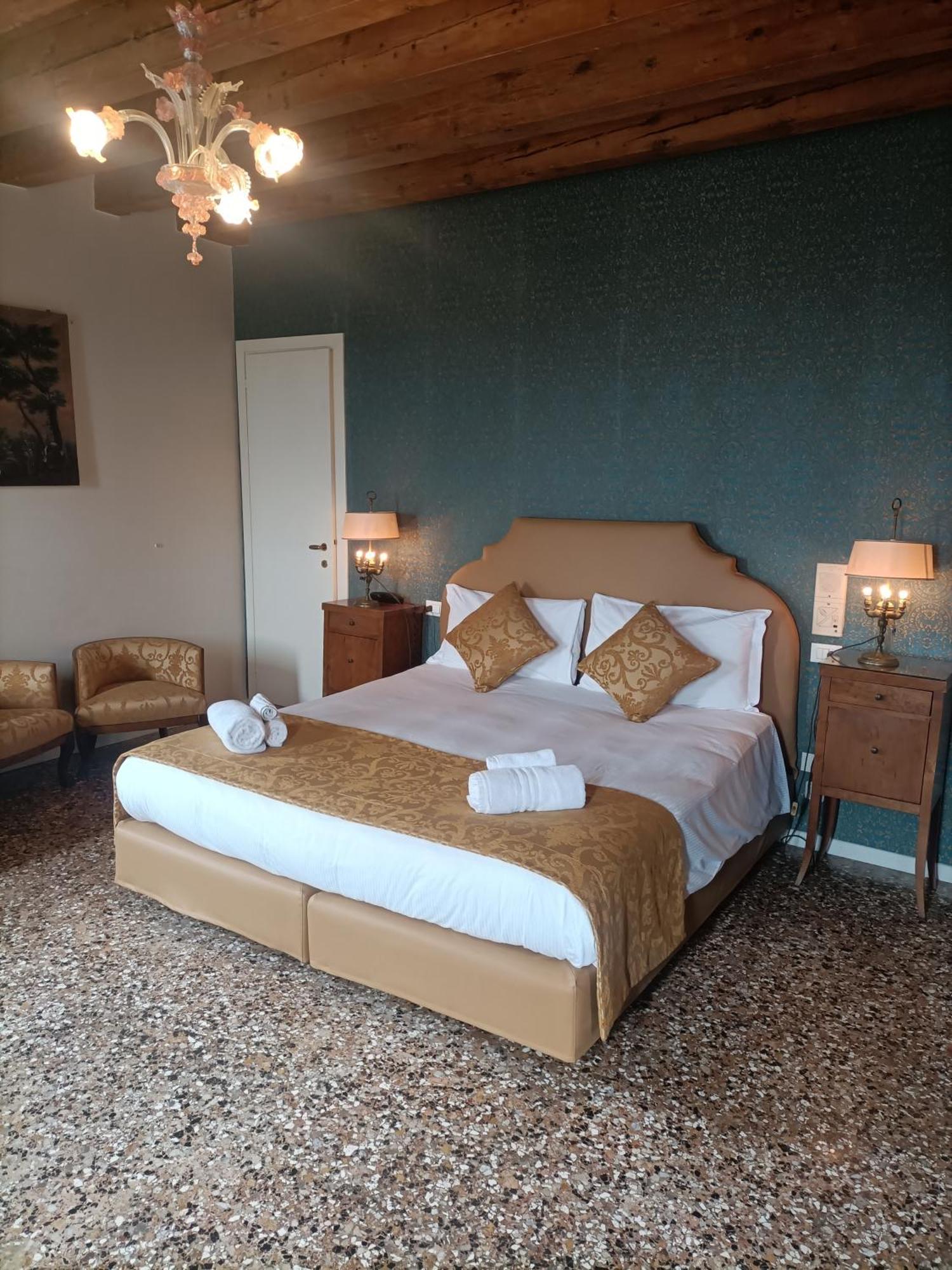 Ai Santi Apostoli 3* Venedig